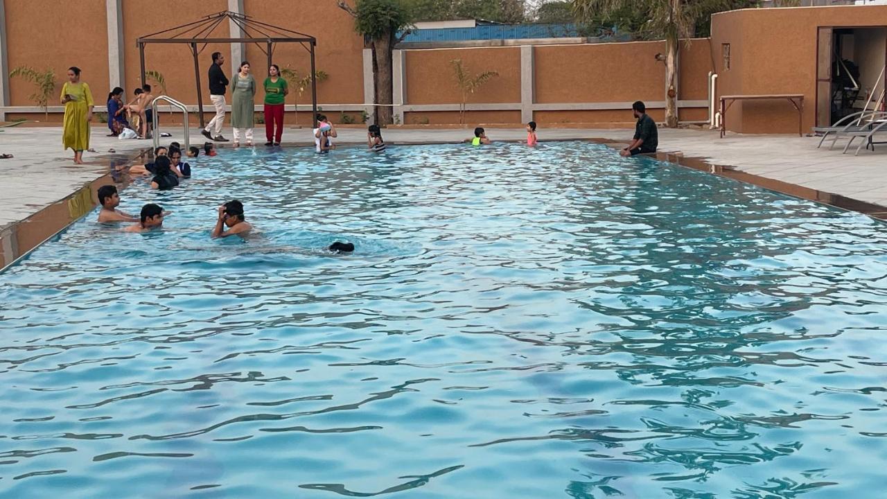 Himatnagar Heaven 7 Hotel & Resort מראה חיצוני תמונה