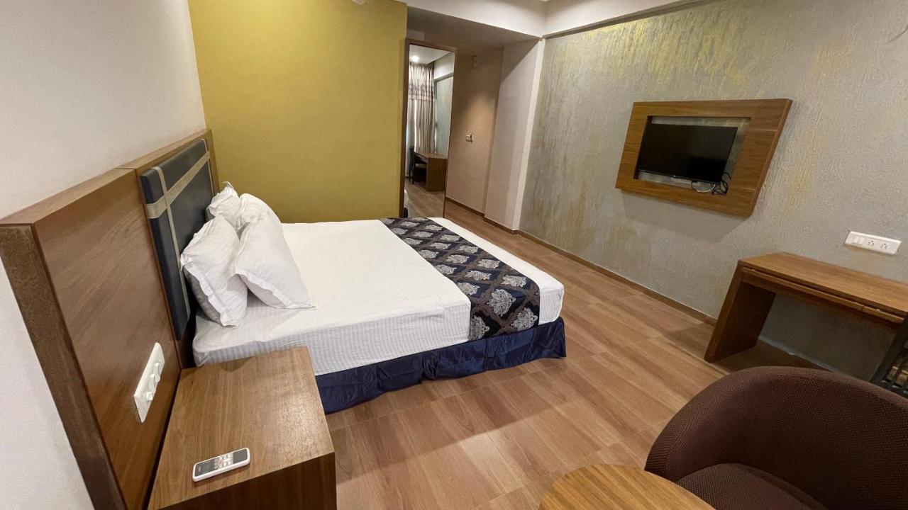 Himatnagar Heaven 7 Hotel & Resort מראה חיצוני תמונה