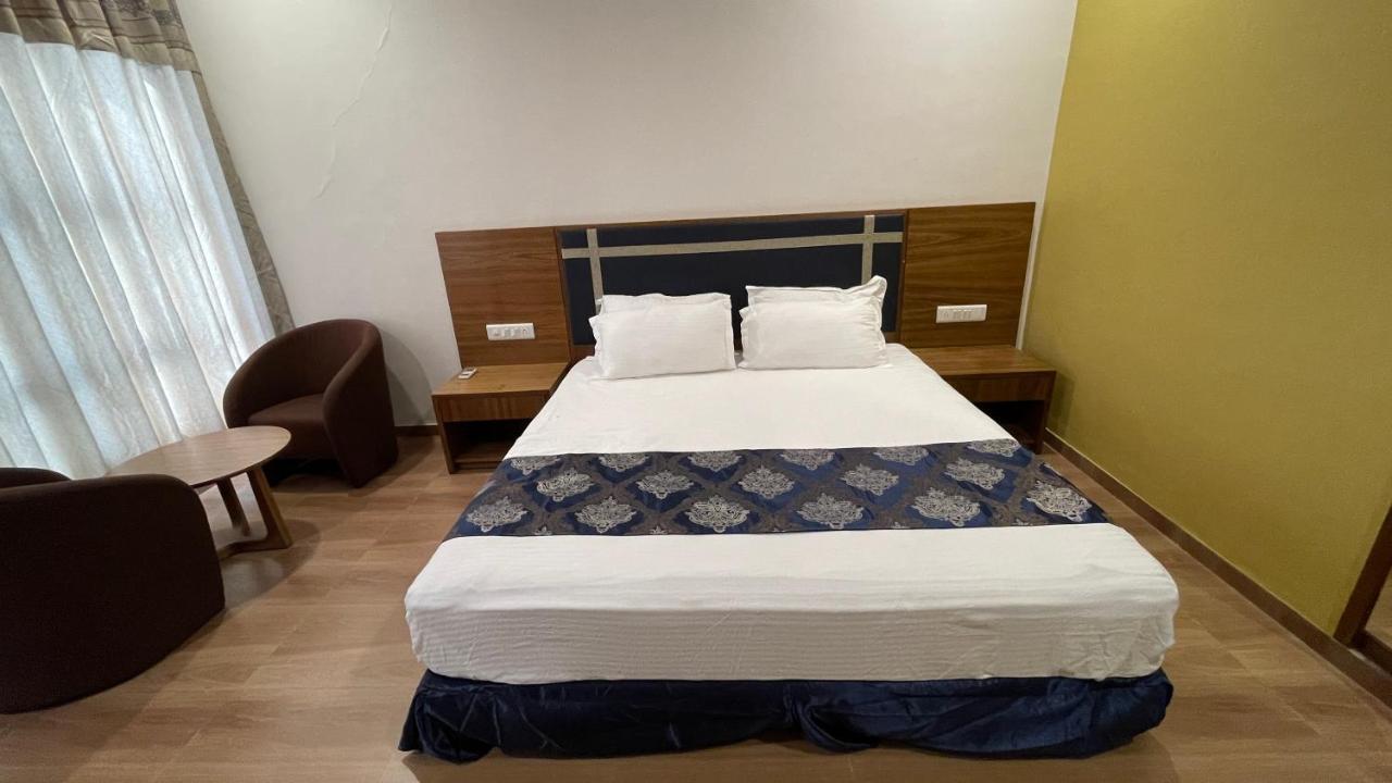 Himatnagar Heaven 7 Hotel & Resort מראה חיצוני תמונה