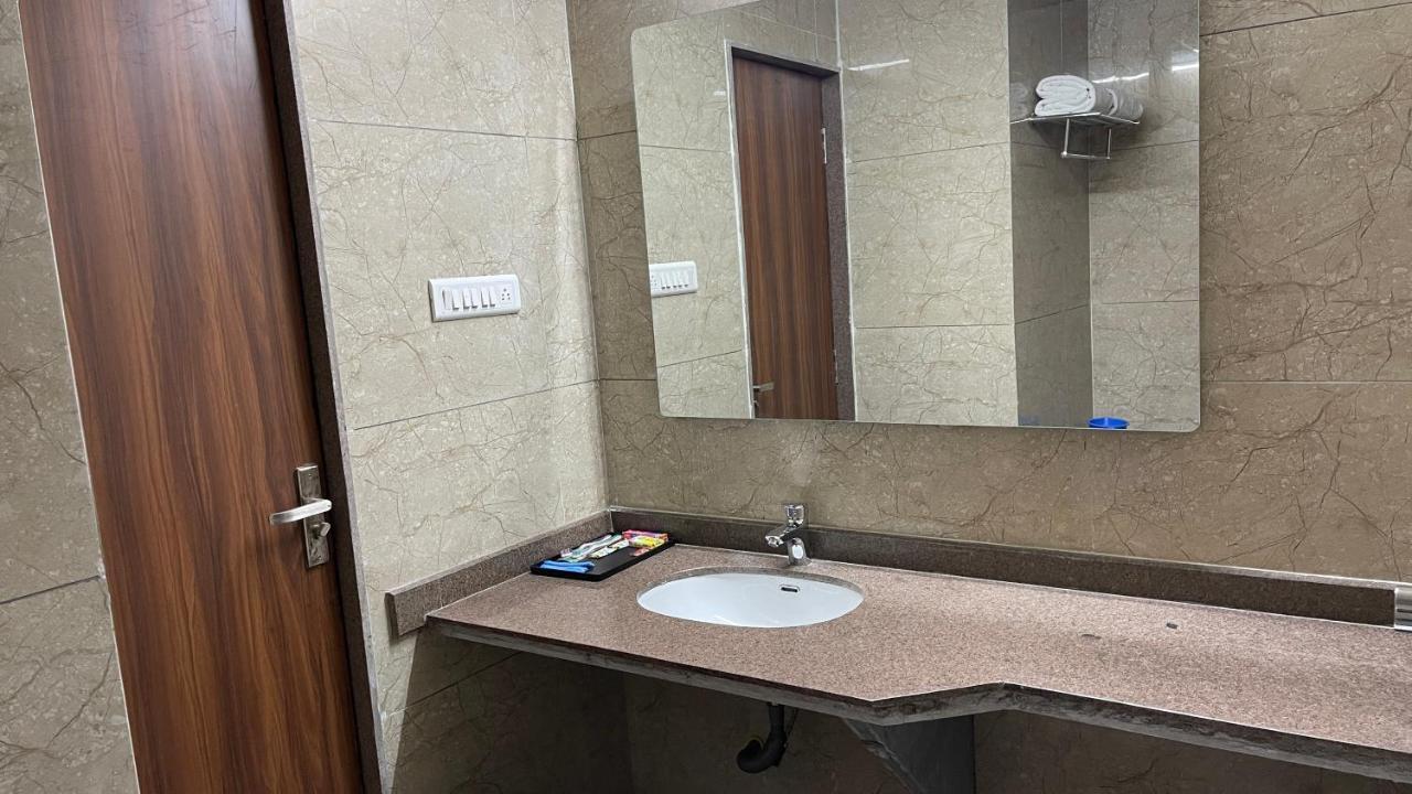 Himatnagar Heaven 7 Hotel & Resort מראה חיצוני תמונה