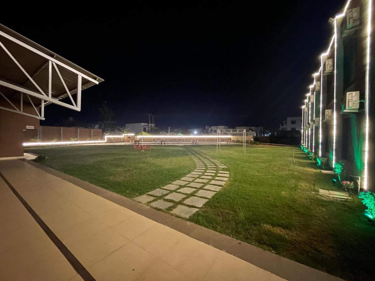 Himatnagar Heaven 7 Hotel & Resort מראה חיצוני תמונה