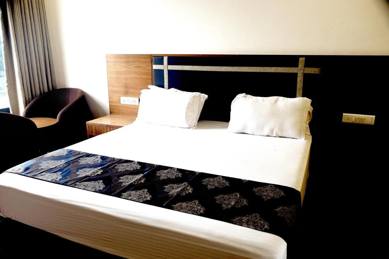 Himatnagar Heaven 7 Hotel & Resort מראה חיצוני תמונה